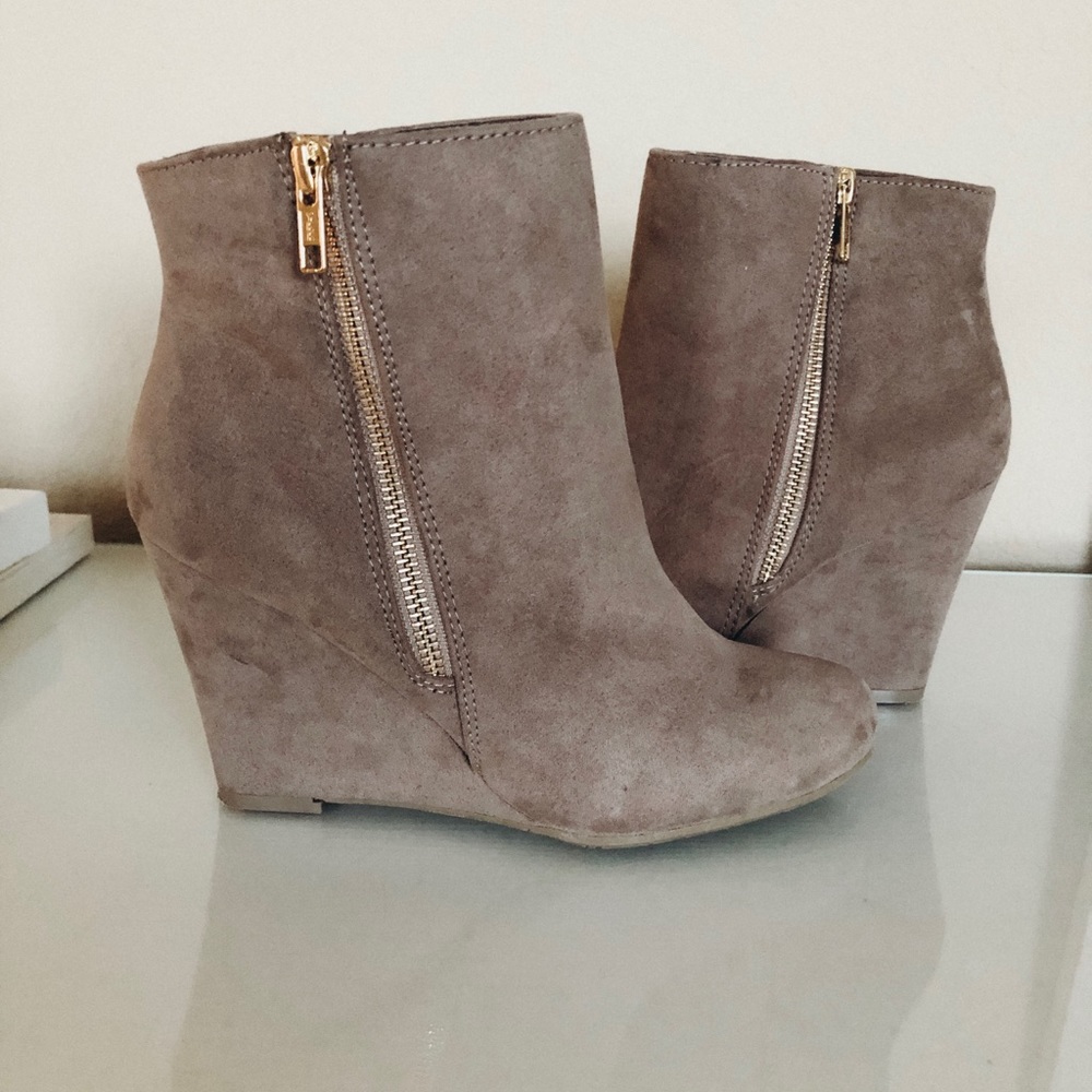 Wedge Gold Zipper Heels
